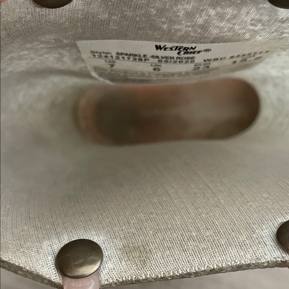 Sparkly Silver Kids Rain Boots size 7 - Picture 5 of 9